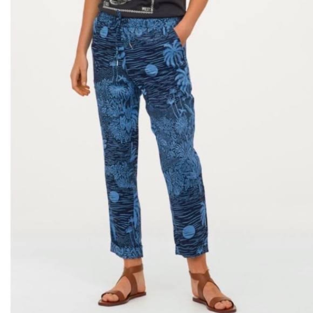 Easy breezy blue linen H&M palm tree print pants
